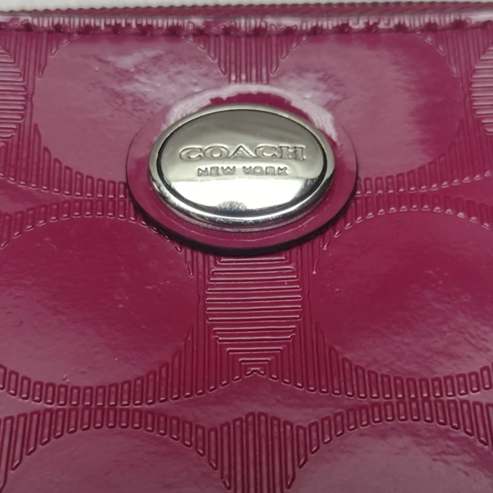 Coach wristlet - Picture 2 of 4